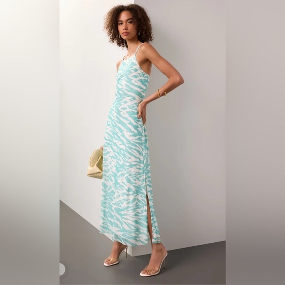 Slate & Willow
Blue Printed Slip Dress size Medium - Picture 7 of 14